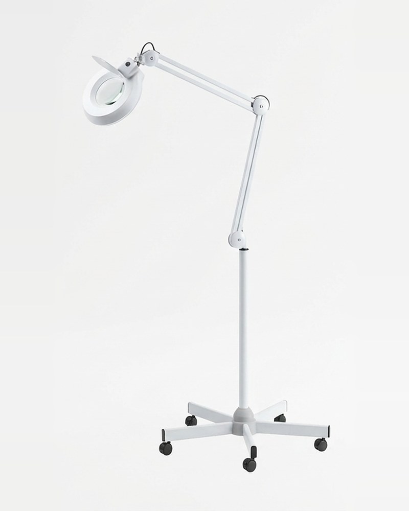 Lampe loupe mobile sur roulettes